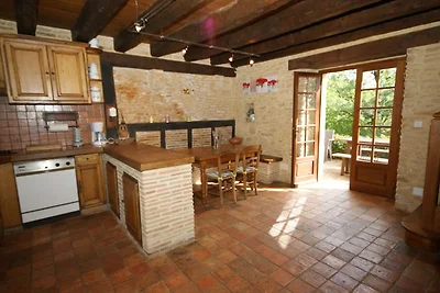 Modernes Ferienhaus in Besse mit Swimmingpool