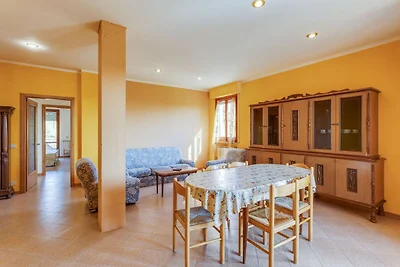 Elegante appartamento con piscina