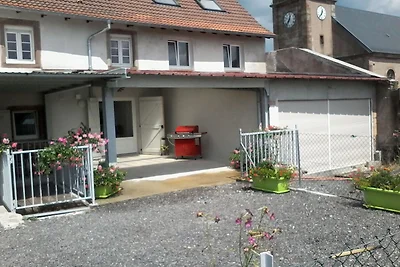 Gemütliches Ferienhaus am See in Saint-Louis