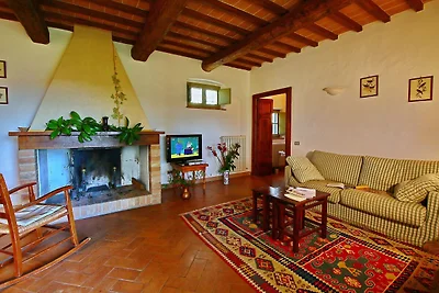 Bauernhaus außerhalb von Todi mit Gästepool