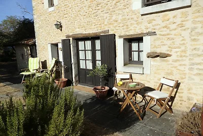 Erbliches Ferienhaus in der Nähe des Waldes