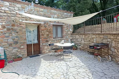 Incantevole casale in pietra in stile toscano...