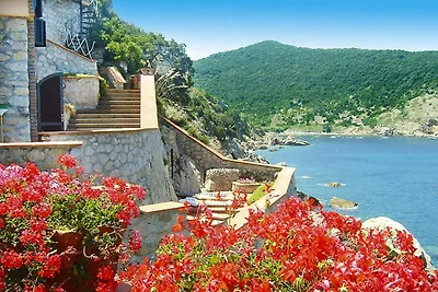 Wohnung in Rio nell Elba mit Garten