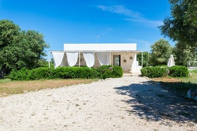 Villa Aura d'Olivo / UTNZ