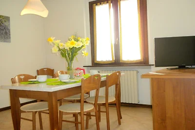 Schönes Appartement mit Garten und Kamin