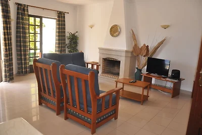 Geräumige Villa mit vier Schlafzimmern und pr...