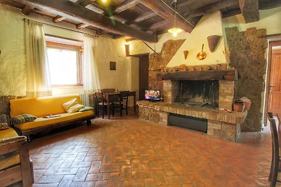 Comoda casa colonica a Proceno con piscina