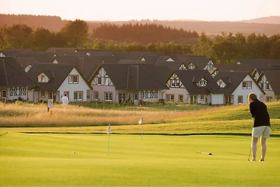 Villa mit Sauna, in der Nähe des Golfplatzes