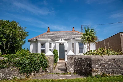 Sea-view bungalow in Cornwall, No Deposit