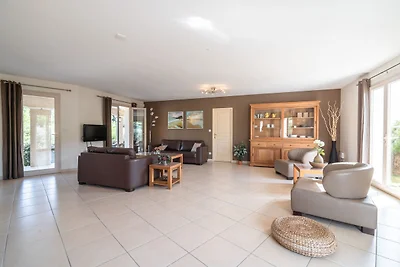 Geräumige Villa in Pouzols-Minervois mit pool