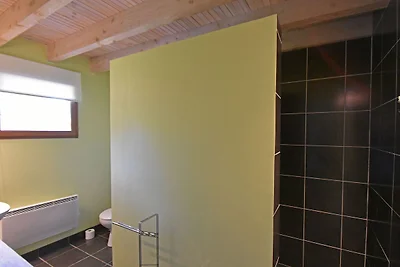 Villa mit beheiztem Pool und Whirlpool