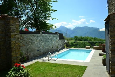 Cottage a Fivizzano con Piscina