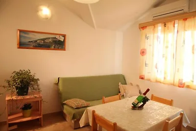 Wohnung mit Balkon in der Nähe von Vodice