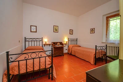 Ferienhaus in Magione mit Garten
