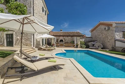 Ferienhaus in Porec mit Schwimmbecken
