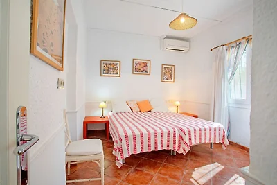 Bella villa con terrazza e giardino