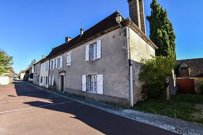 Schönes Ferienhaus am Waldrand in Montfaucon
