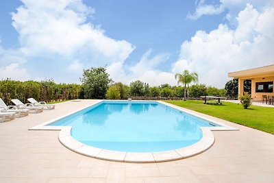 Freistehende Villa mit Klimaanlage und Pool