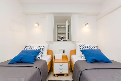 Apartment Domix - Two Bedroom Apartment