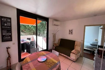 Wohnung in La Faviere nahe Strand