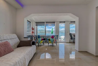 Apartment in Arbanija mit Terrasse