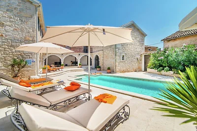 Villa rustica a Orsera con piscina privata