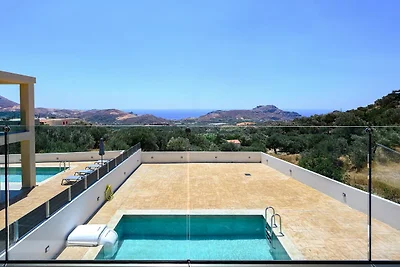Villa in Mariou mit Pool und Ausblick