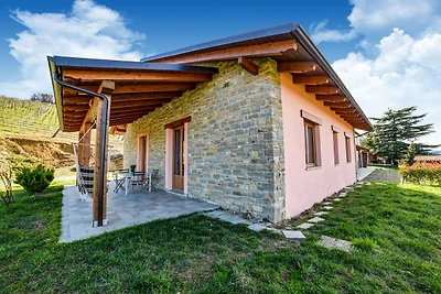 Typisches piemontesisches haus in den langhe