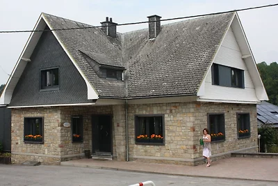 Moderna casa vacanze con sauna a Waimes