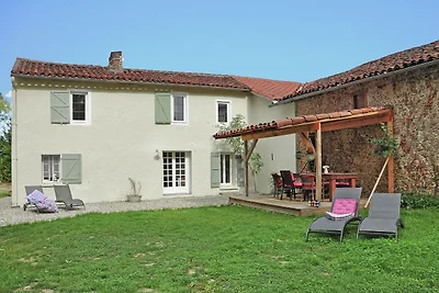 Wunderschöne Villa mit Schwimmbad in Artigat