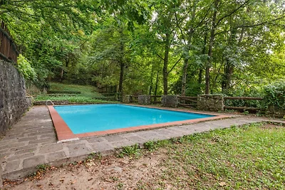Casa vacanze d'epoca con piscina condivisa