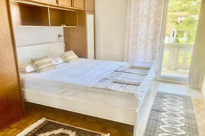 Elegant Sutivan Apartments with Balcony - Two...