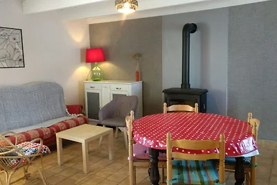 Schönes Haus mit moderner Einrichtung