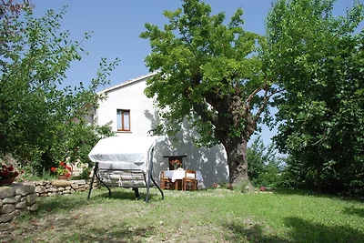 Caratteristico casale a Barchi (Marche)