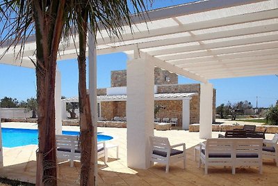 Villa indipendente per 10 persone con piscina...