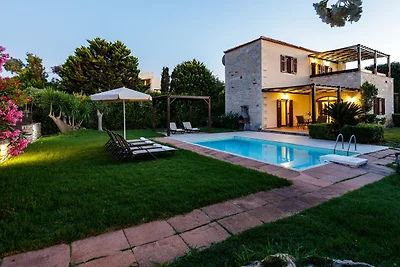 Villa in Adelianos Kampos