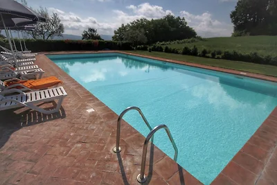 Agriturismo rustico a Proceno con piscina
