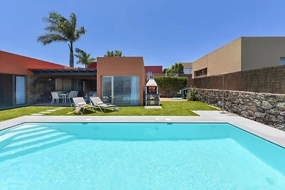 Villa residenziale nei resort di golf di...