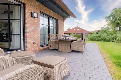 Een huis met een rieten dak, een Friese droom