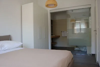 Komfortable Wohnung mit überdachter Terrasse