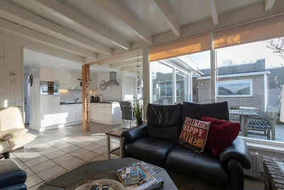 Bungalow in Sint Maartenszee am Strand