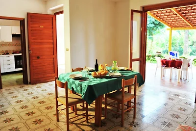 Moderne Ferienwohnung mit Swimmingpool in...