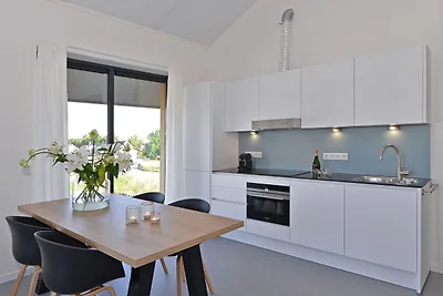 Apartment am Wasser mit Terrasse