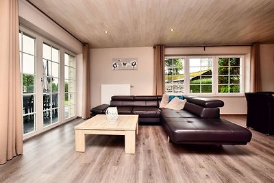 Moderne familiewoning met wellness