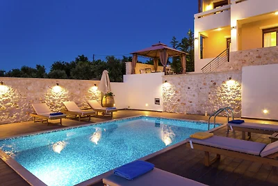 Villa in Arkadi mit Pool & Meer in der Nähe