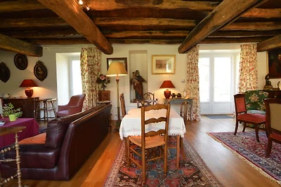 Geräumiges Ferienhaus mit eingezäuntem Teich