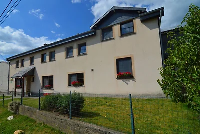 Traumhaftes Ferienhaus in Vielsalm mit Garten