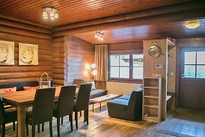 Grazioso chalet con giardino privato a Wörgl