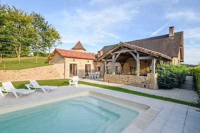 Accogliente chalet con piscina
