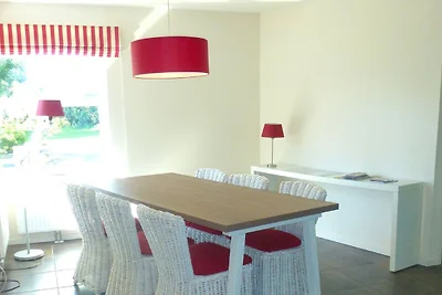 Geräumiges Ferienhaus mit Garten in...